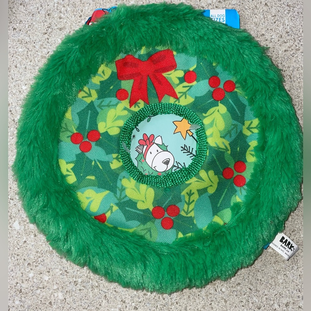 BARK Deck The Howls Wreath Toss Dog Toy 🎄 Plush Crinkle Squeaky Holiday NWT
